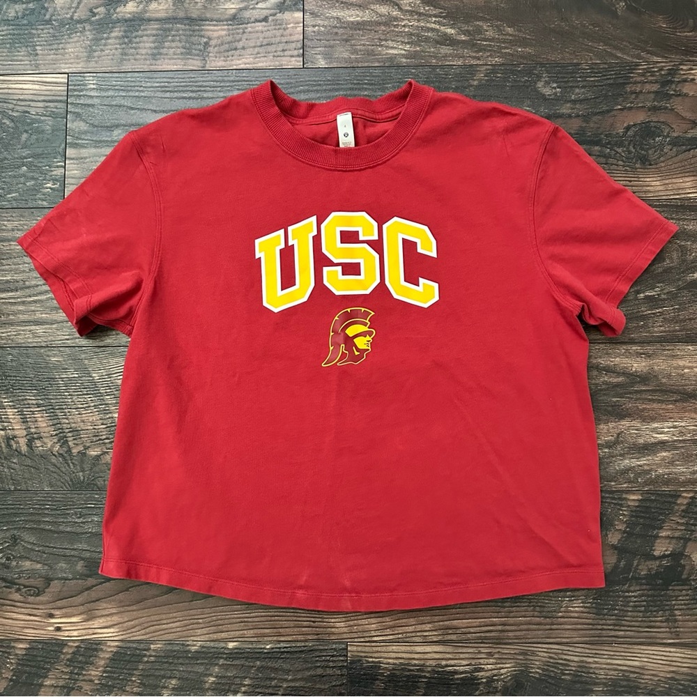 Lululemon x USC | top